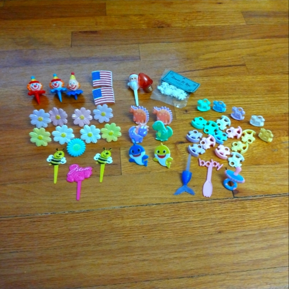 3/$10 🌟 Large Lot of Cake Cupcake Decorating Items Decorations Rings Characters